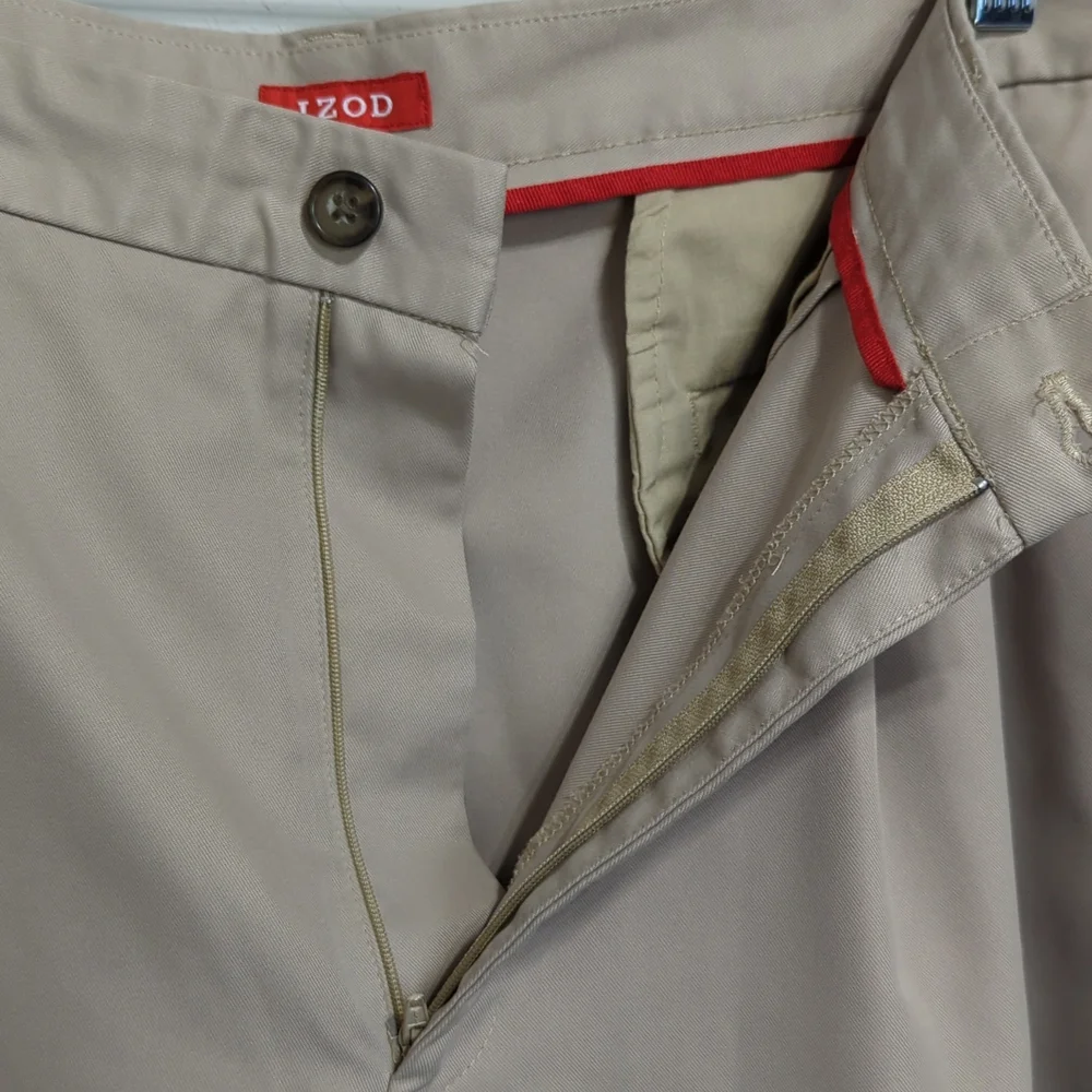 IZOD Golf Shorts Size 40